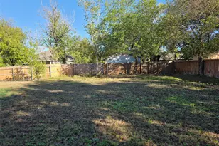 705 E Wardville St, Cleburne, TX 76031 - Photo 1