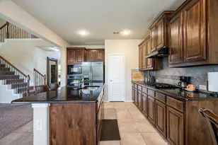 1300 Bellingham Cir, Glenn Heights, TX 75154 - Photo 11