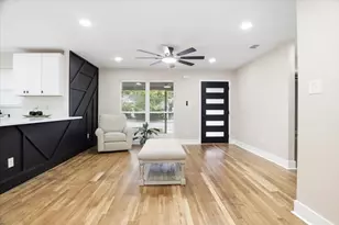 2900 Hunter St, Fort Worth, TX 76112 - Photo 9