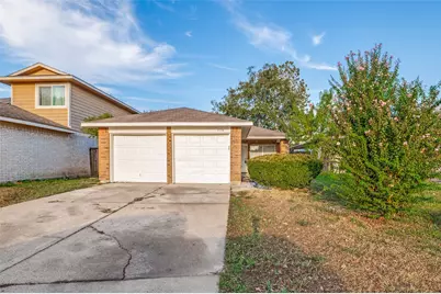 3174 Cross Creek Circle, Grand Prairie, TX 75052 - Photo 3