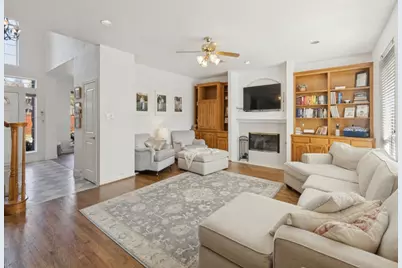 2514 Fallview Lane, Carrollton, TX 75007 - Photo 7