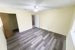 808 Warwick St, Bedford, TX 76022 - Photo 9