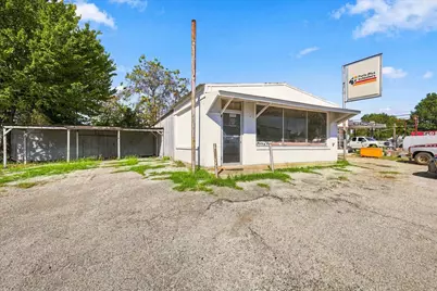 102 College Street, Whitesboro, TX 76273 - Photo 3