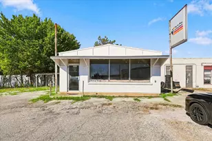 102 College St, Whitesboro, TX 76273 - Photo 1