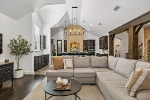 2403 Laguna Ln, Arlington, TX 76012 - Photo 9