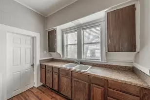 212 N Ruddell St, Denton, TX 76205 - Photo 13