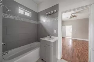 212 N Ruddell St, Denton, TX 76205 - Photo 23