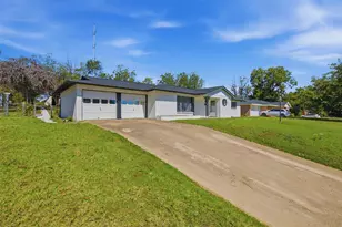 2313 Clearview Dr, Fort Worth, TX 76119 - Photo 3