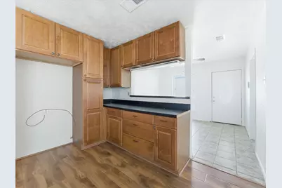 433 W Dorris Drive, Grand Prairie, TX 75051 - Photo 13