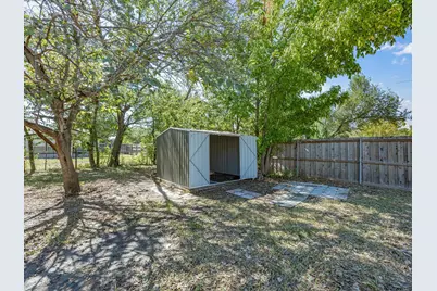 433 W Dorris Drive, Grand Prairie, TX 75051 - Photo 25