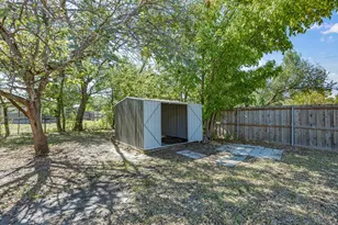 433 W Dorris Dr, Grand Prairie, TX 75051 - Photo 25