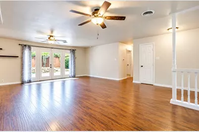 1813 Thomas Place, Arlington, TX 76010 - Photo 5