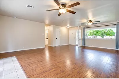 1813 Thomas Place, Arlington, TX 76010 - Photo 7
