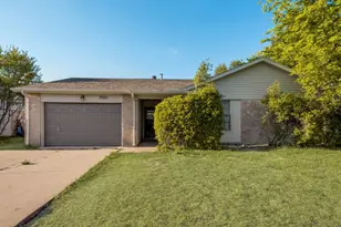 7021 Lincolnshire Ln, North Richland Hills, TX 76182 - Photo 1