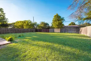 7021 Lincolnshire Ln, North Richland Hills, TX 76182 - Photo 29