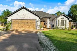 290 NE 30th Street NE, Paris, TX 75460 - Photo 1