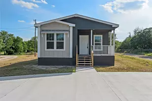 202 N 6th St, Mount Calm, TX 76673 - Photo 1