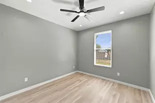 2302 Gary Ln, Waco, TX 76708 - Photo 11