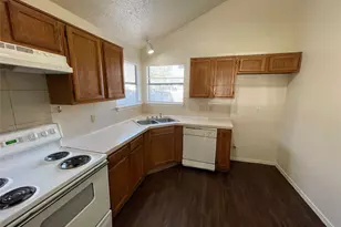 10404 Cork Oak Cir, Dallas, TX 75227 - Photo 9
