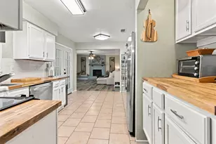 3902 Brookgate Ct, Arlington, TX 76016 - Photo 15