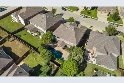 1049 Mesa Crest Drive, Fort Worth, TX 76052 - Photo 3