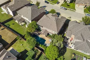 1049 Mesa Crest Dr, Fort Worth, TX 76052 - Photo 3