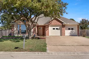 933 Calder St, Howe, TX 75459 - Photo 1