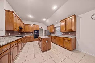 7043 Granville Ct, Dallas, TX 75249 - Photo 11