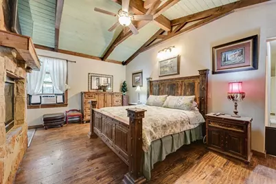 705 N Main Street, Grapevine, TX 76051 - Photo 17
