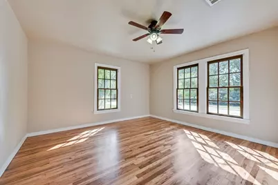 705 N Main Street, Grapevine, TX 76051 - Photo 15