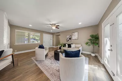 9735 Queenswood Lane, Dallas, TX 75238 - Photo 13