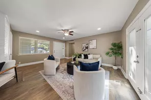 9735 Queenswood Ln, Dallas, TX 75238 - Photo 13
