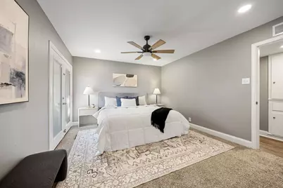 9735 Queenswood Lane, Dallas, TX 75238 - Photo 17