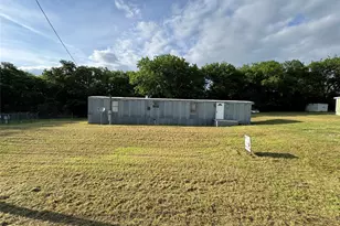 204 W Tarrant St, Cumby, TX 75433 - Photo 17