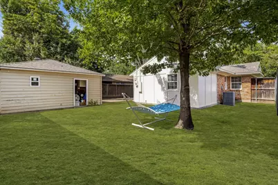 9639 Leaside Drive, Dallas, TX 75238 - Photo 25