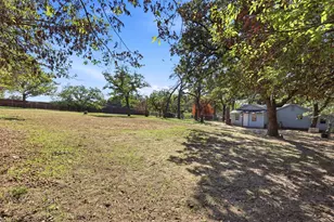 425 Dunaway Ln, Azle, TX 76020 - Photo 27