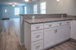 506 W 7th St, Bonham, TX 75418 - Photo 15