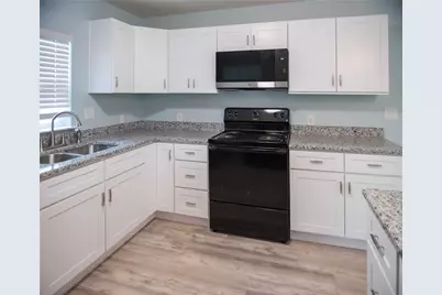 506 W 7th Street, Bonham, TX 75418 - Photo 11