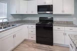 506 W 7th St, Bonham, TX 75418 - Photo 11