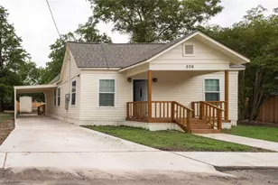 506 W 7th St, Bonham, TX 75418 - Photo 3