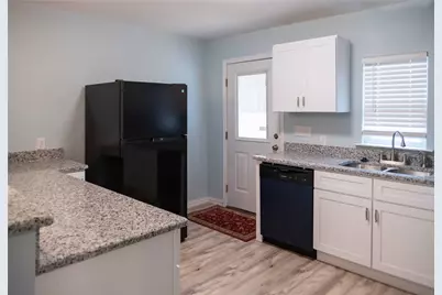 506 W 7th Street, Bonham, TX 75418 - Photo 13