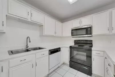 7016 Snowivy Court, Arlington, TX 76001 - Photo 13
