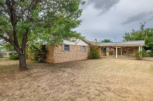 1201 N 10th St, Ballinger, TX 76821 - Photo 3