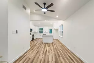 104 E Miller, Whitewright, TX 75491 - Photo 9