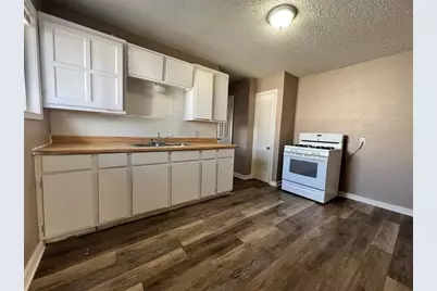 2745 S Jones Street, Fort Worth, TX 76104 - Photo 13