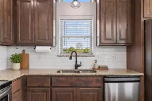 2316 Woodview Trail, Granbury, TX 76048 - Photo 9