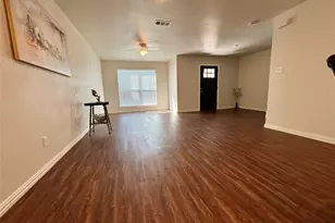 6215 Roby Dr, Arlington, TX 76001 - Photo 3