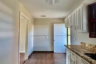 8018 S Reno Ct, Dallas, TX 75217 - Photo 7