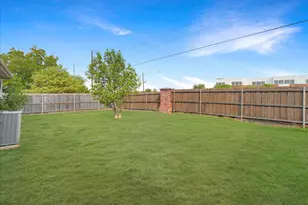 9103 Prairie Bluff Dr, Dallas, TX 75227 - Photo 23