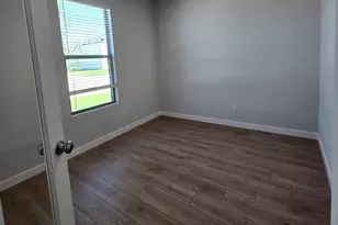 841 Rockcloud Dr, Fort Worth, TX 76052 - Photo 5